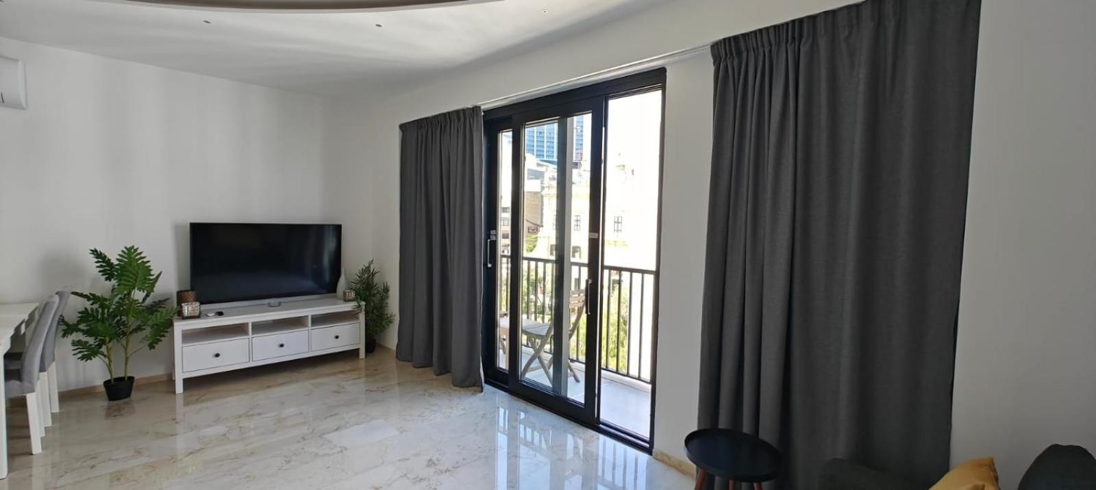 Апартаменты Luxury Garden View At Spinola Bay St Julians Сент Джулианс Экстерьер фото